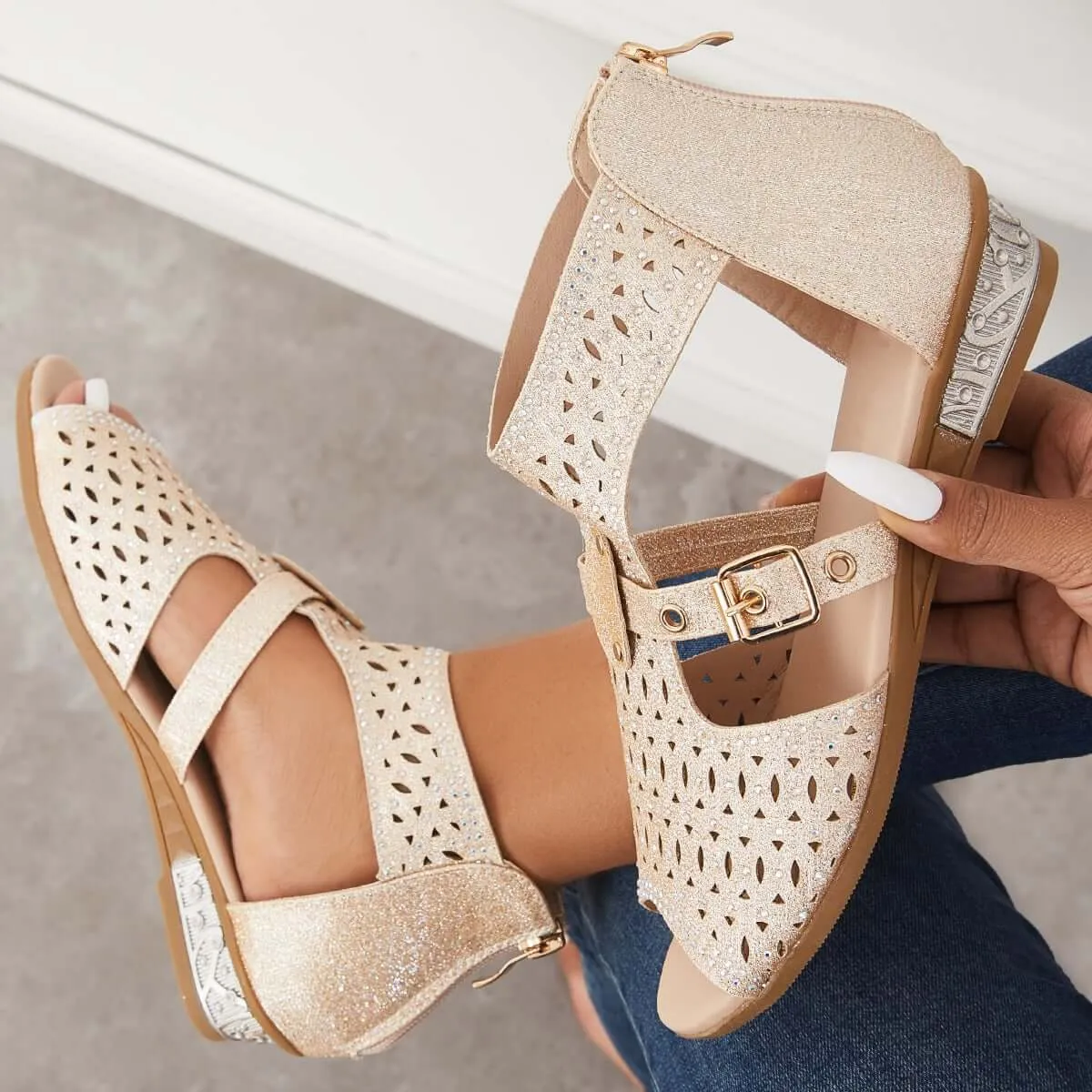Sohiwoo Casual Block Heel Sanadals Hollow Cutout Back Zipper Sandals