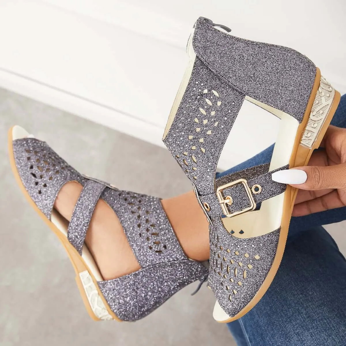 Sohiwoo Casual Block Heel Sanadals Hollow Cutout Back Zipper Sandals